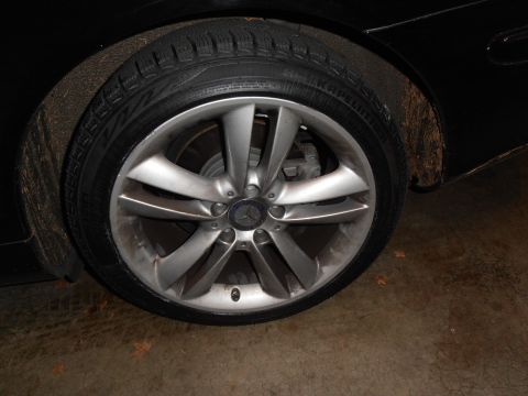 1990 Ford Bronco - Nokian Hakkapeliitta R - 225/45R17