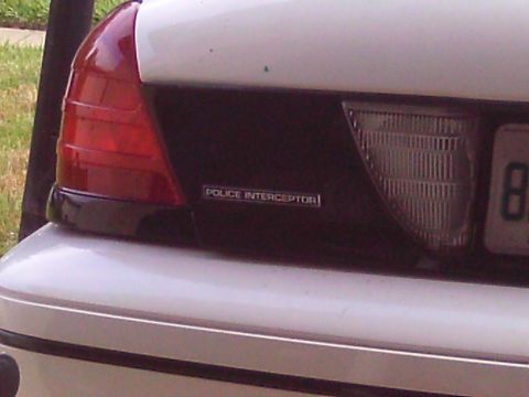 2000 Ford Crown Victoria photo