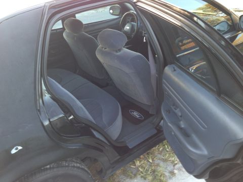 2001 Ford Crown Victoria