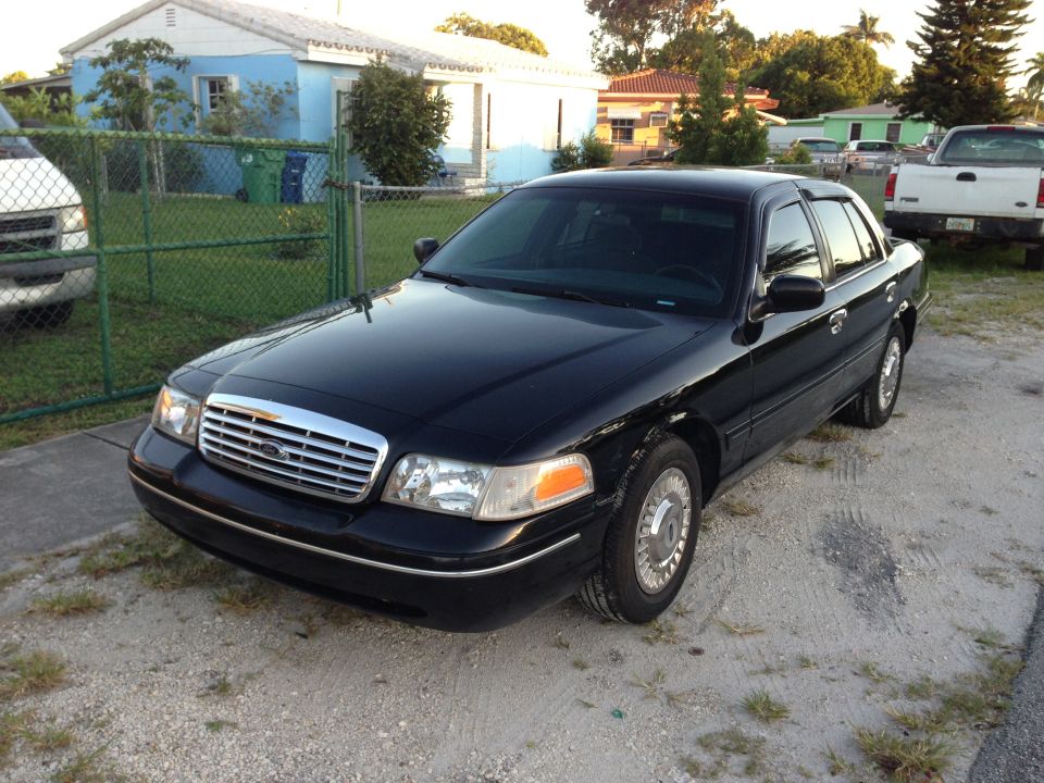2001 Ford Crown Victoria “VIC''EM”