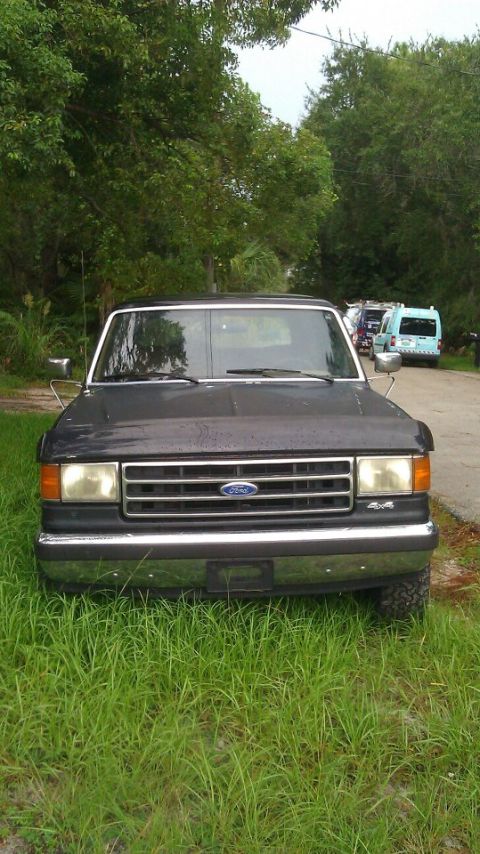 1990 Ford Bronco photo