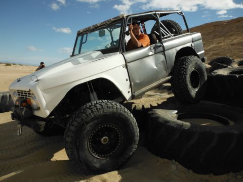 1979 Ford Bronco - This 1979 Ford Bronco is equipped for extreme off-roading with a custom roll cage and oversized tires.