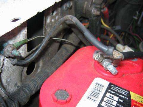 1992 Ford Bronco - This was my old body to ground wire, you can see where it was corroded and pulled right out of the eyelet. I'm sure this wasn't working.