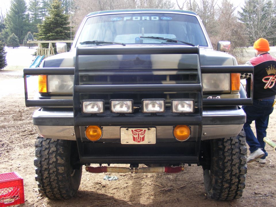 1996 Ford Bronco front view with bull bar and off-road tires