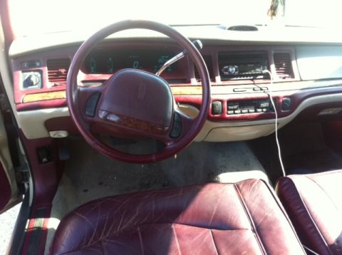 1997 Lincoln Town Car photo