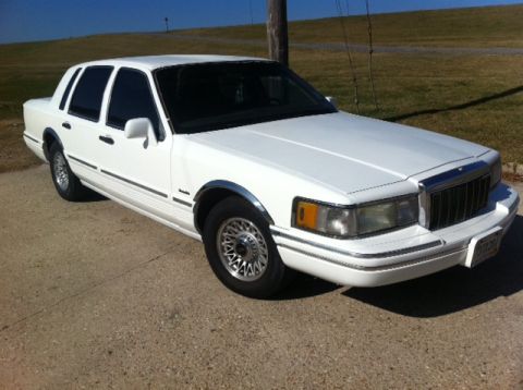 1997 Lincoln Town Car photo