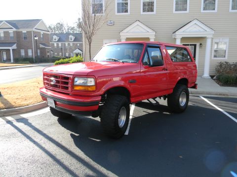 1995 Ford Bronco - painted and clean so take a pic