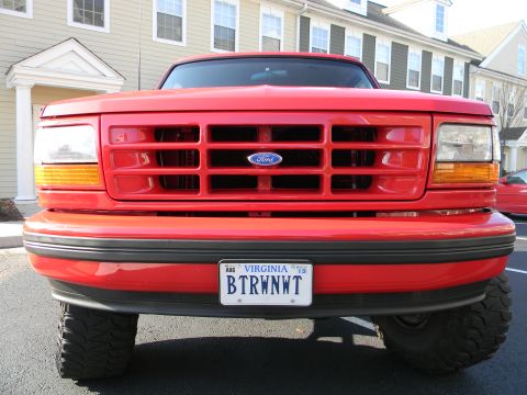 1995 Ford Bronco - painted and clean so take a pic