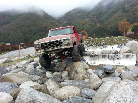1978 Ford Bronco - This heavily modified 1979 Ford F-Series truck navigates a rocky obstacle course.