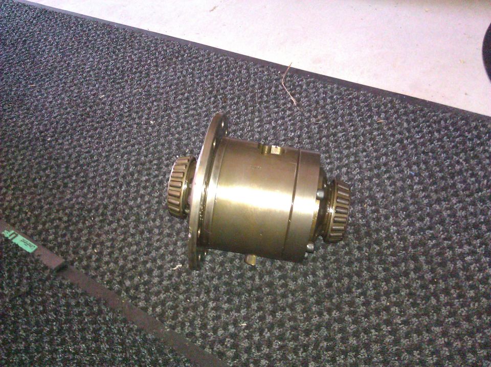 differential carrier with gears on carpet