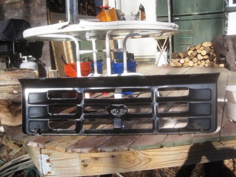 1993 Ford Bronco - Front grille assembly for a 1993 Ford Bronco, presented for sale.