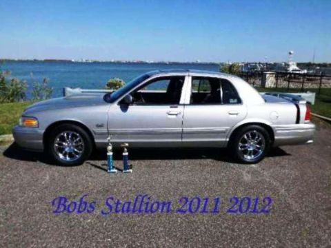 2004 Ford Crown Victoria photo