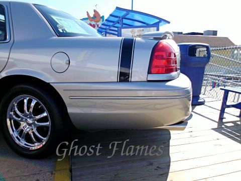 2004 Ford Crown Victoria photo