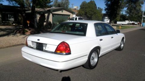 2001 Ford Crown Victoria photo