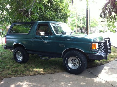 1989 Ford Bronco photo