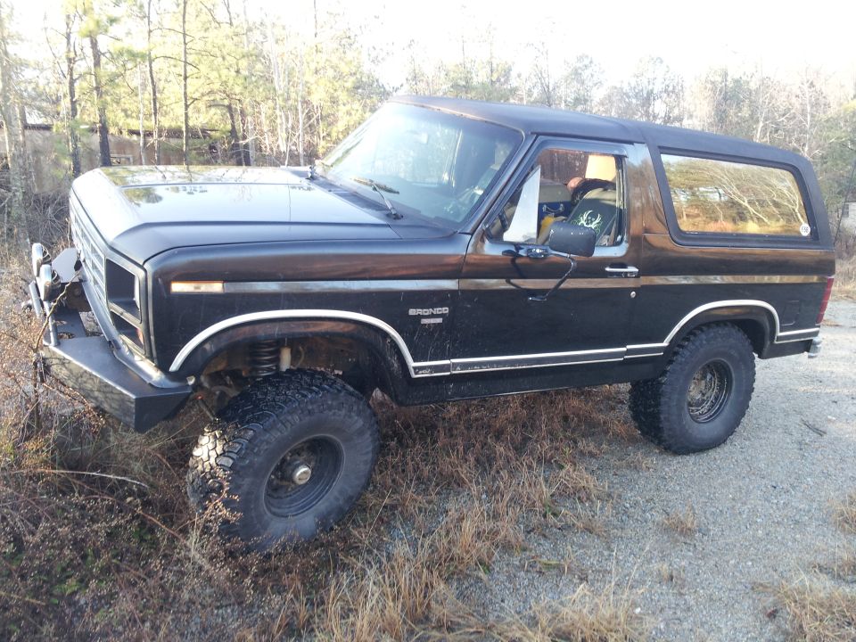 Black 1986 Ford Bronco 3q-front view