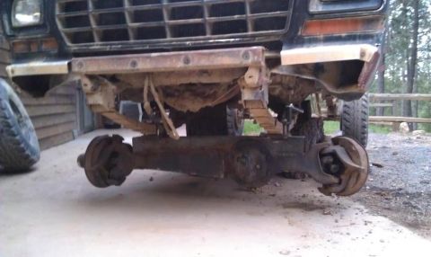 1995 Ford Bronco - Not MINE!!! Random pic i found of a welded together D50 TTB!!
