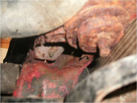1995 Ford F-150 - RUSTED OUT CORE SUPPORT