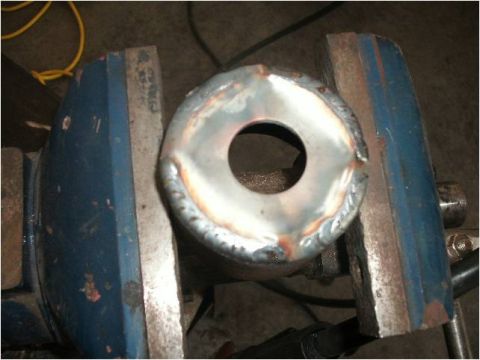 1995 Ford F-150 - MAKING THE 2" BODY LIFT. 3/4" WASHERS AND 3/8" THICK STEEL PIPE