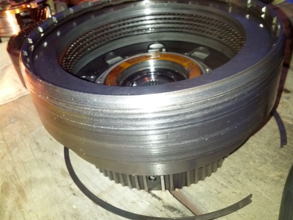 Transmission clutch pack with visible wear