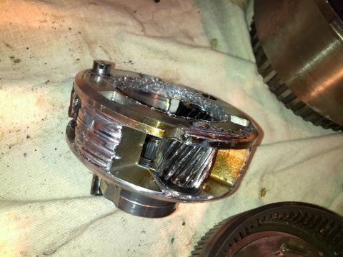 1995 Ford Bronco - This differential appears to have suffered catastrophic failure, with significant damage to the gears.