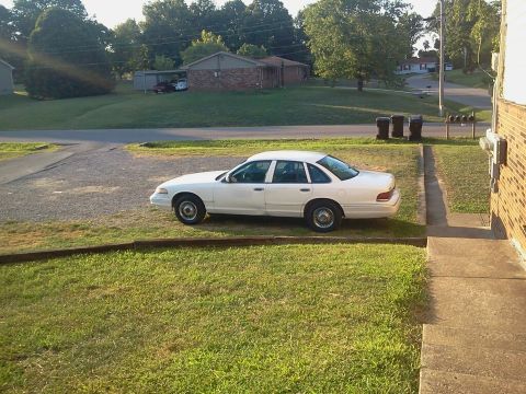 1997 Ford Crown Victoria photo