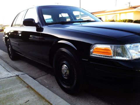 2004 Ford Crown Victoria photo