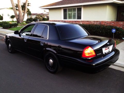 2004 Ford Crown Victoria photo