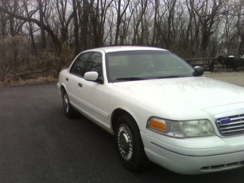 1999 Ford Crown Victoria photo