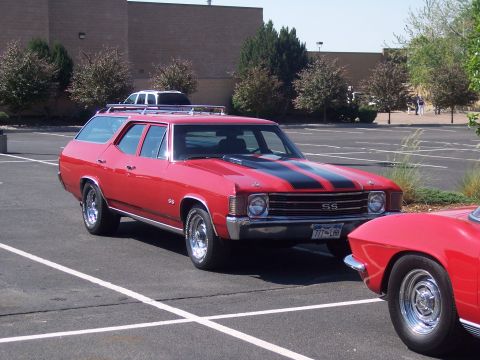 1972 Ford Ranchero - 1972 Chevrolet Chevelle wagon, not a Ford Ranchero, parked in a lot.