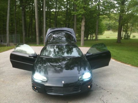 1998 Chevrolet Camaro photo