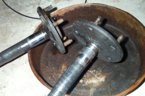 1995 Ford Bronco - 8.8's shaft scored up again.