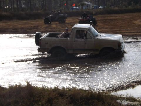 1988 Ford Bronco - Redneck Yatch Club - Driving like a boss