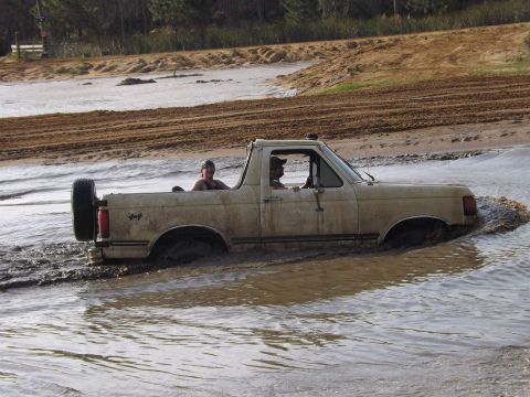 1988 Ford Bronco - Redneck Yatch Club - Driving like a boss