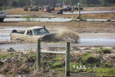 1988 Ford Bronco - Redneck Yacht Club - Driving like a boss