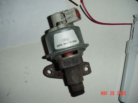 1989 Ford Bronco - This Ford EGR valve has the part number E8PE-9H473-A2A visible on its label.