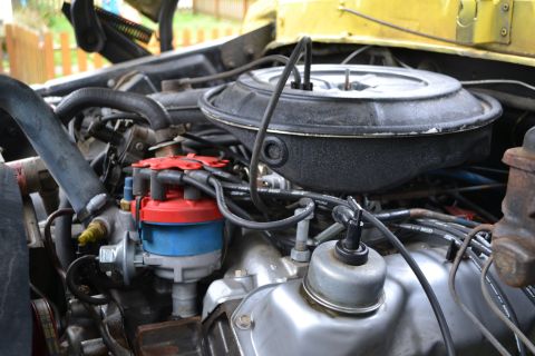 1978 Ford Bronco - Engine bay detail with distributor cap and air cleaner housing visible.
