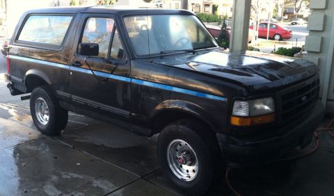1992 Ford Bronco photo