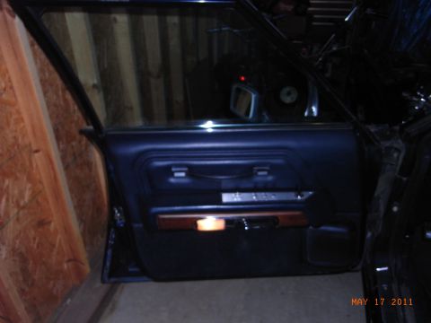 1991 Ford LTD Crown Victoria - Interior view of the driver's side door panel on a 1991 Ford Crown Victoria LTD.