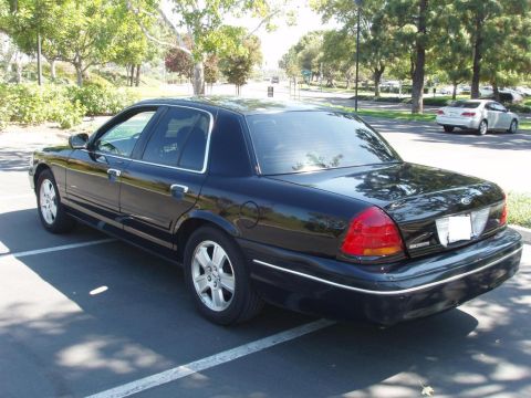 2003 Ford Crown Victoria photo