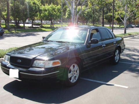 2003 Ford Crown Victoria photo