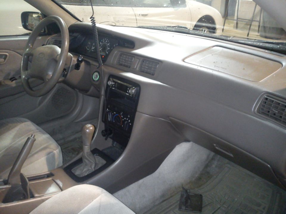 1998 Toyota Camry interior, dashboard and center console