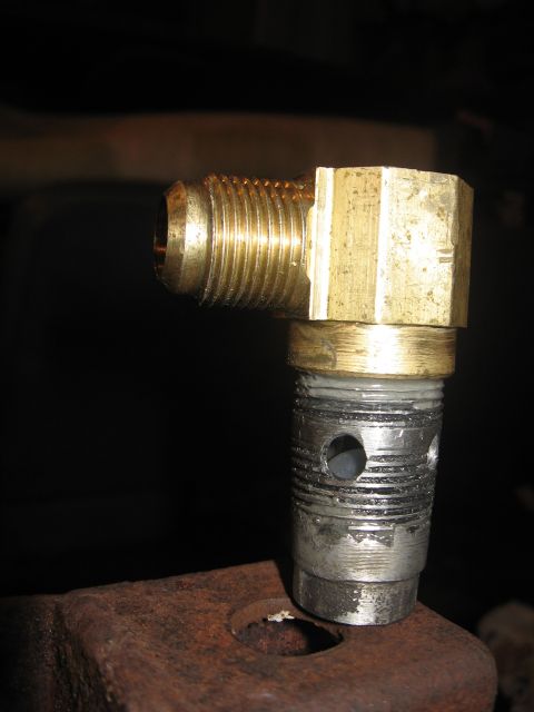 1980 Ford Bronco - Thread on the 90 degree fitting: Rollover valve done!