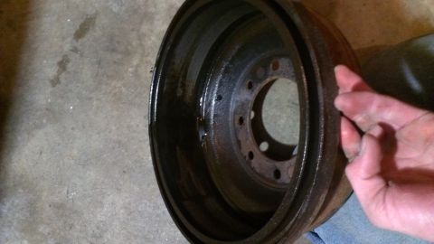 1995 Ford Bronco - A brake drum is shown, not a 1995 Ford Bronco.