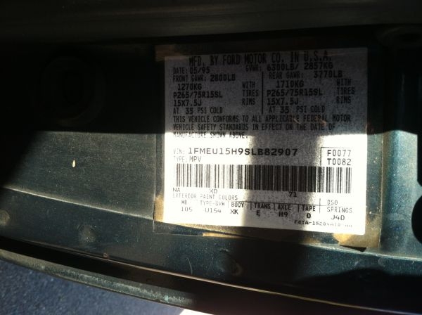 '95 Bronco certification label with 05/95 build date, GVWR, axle ratings, tire sizes and VIN