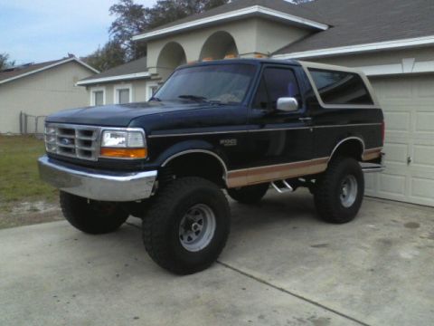 1994 Ford Bronco - bronco on new tires
