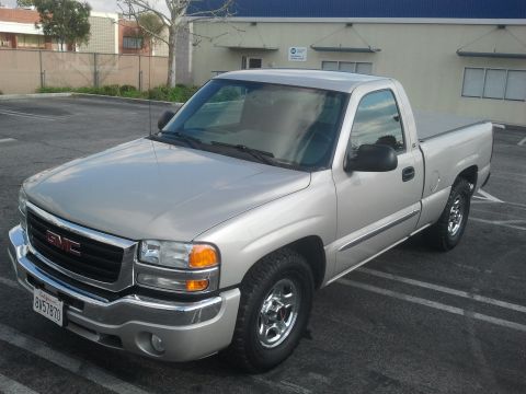 2004 GMC Sierra 1500 photo