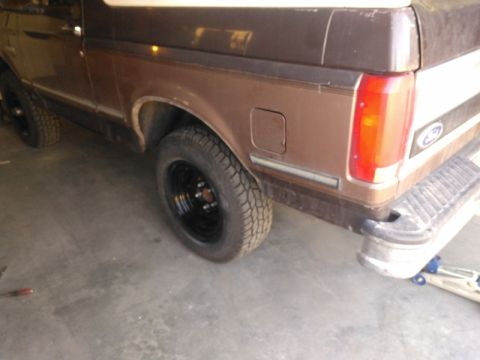 1992 Ford Bronco - Drivers Rear With Wheel Trim Removed