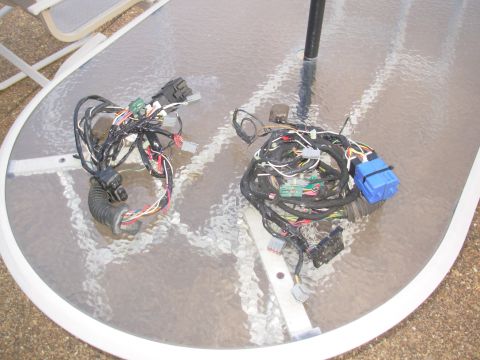 1983 Ford Bronco - The door harnesses are finally done. In addition to factory PW, PL, & PM, they now also have 1-touch up/down, heated signal mirrors, puddle…