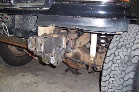1996 Ford Bronco - The other body mount and hanger